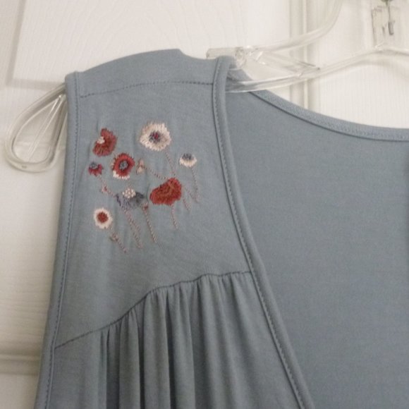 Women's pull-over blouse - Picture 2 of 4